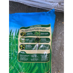 Extra image of 16kg bag Westland Aftercut All In One Lawn Feed Weed Moss Killer 500sqm