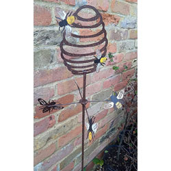 Extra image of Bee Spinner Border Stake With 4 Bees Spinning Round The Hive - 120cm