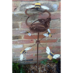 Extra image of 3D Bee Hive Spinner Border Stake With 4 Bees Spinning Round The Hive - 120cm