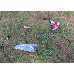 Extra image of Large (97cm Long) Metal Ladies Retro Bicycle Metal Wall Or Garden Art