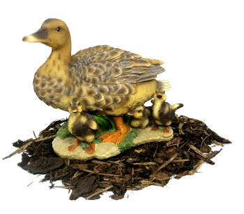 Duck with Ducklings - Duck Family Resin Garden Ornament - Spin Image