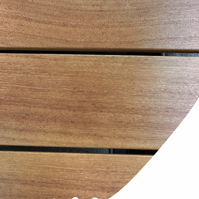 The metal of this set comes in a Larch Folie colourway