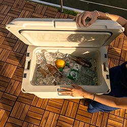 Extra image of Coleman Pro 45QT Cool Box