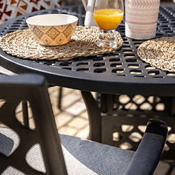 Extra image of Hartman Avebury 4 Seat Dining Set in Bronze / Oatmeal
