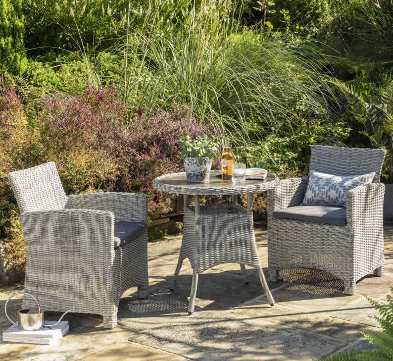 Kettler Palma Bistro Set In White Wash, Kettler Palma 8 Seater Round Garden Dining Table And Chairs Set