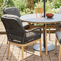 Extra image of LG Peru 4 Seat Dining Set with 2.5m Parasol
