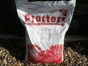Image of 20kg sack of Proctors Potato and Vegetable Fertiliser