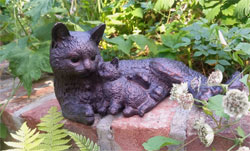 Extra image of Cat and Kitten Sculpture Figurine - Mother Cat Cuddling Baby Kitten