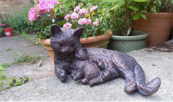 Extra image of Cat and Kitten Sculpture Figurine - Mother Cat Cuddling Baby Kitten