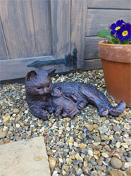 Extra image of Cat and Kitten Sculpture Figurine - Mother Cat Cuddling Baby Kitten