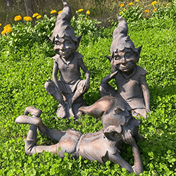 Extra image of Pixie on a Stone Sculpture Garden Ornament